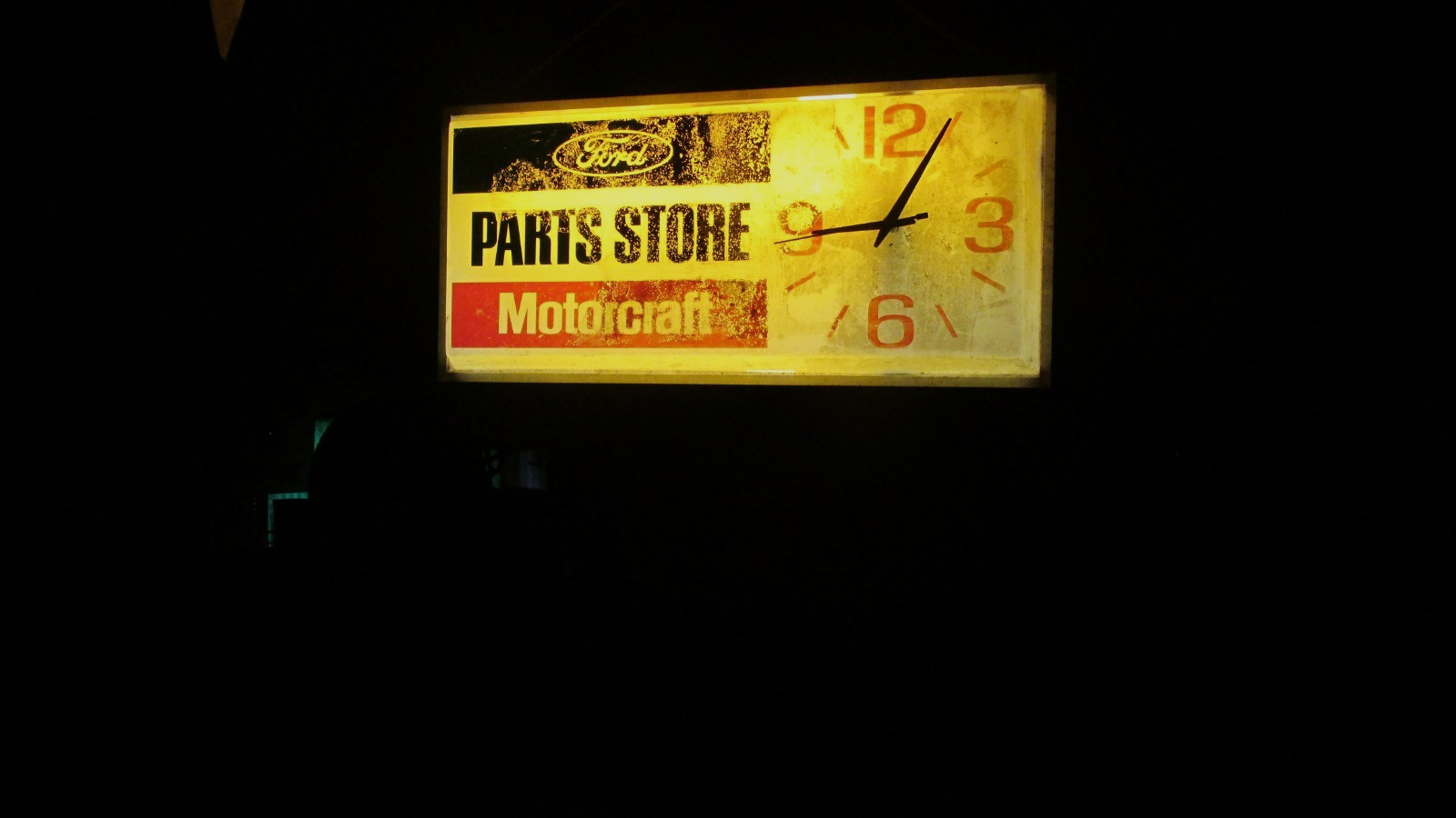 Ford Motorcraft  Parts Store Clock Plastic vintage Ford Dealer Parts Department