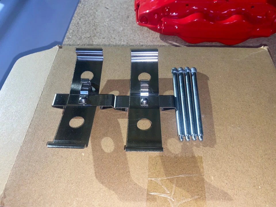 Kit de montaje de pastillas de freno Alfa Romeo GTV GT 156 147 3,2 GTA 330 mm el único 1 en eBay Foto 2 de 4