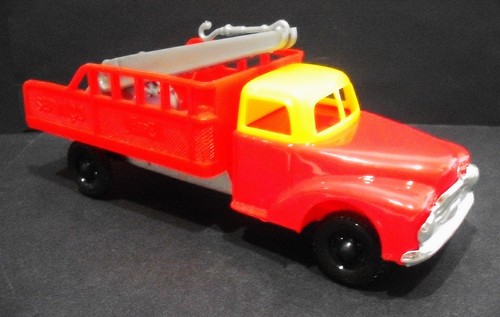 Vintage tinplate and plastic Bedford Tow truck made in Portugal in the 1970's 94 - Picture 3 of 8