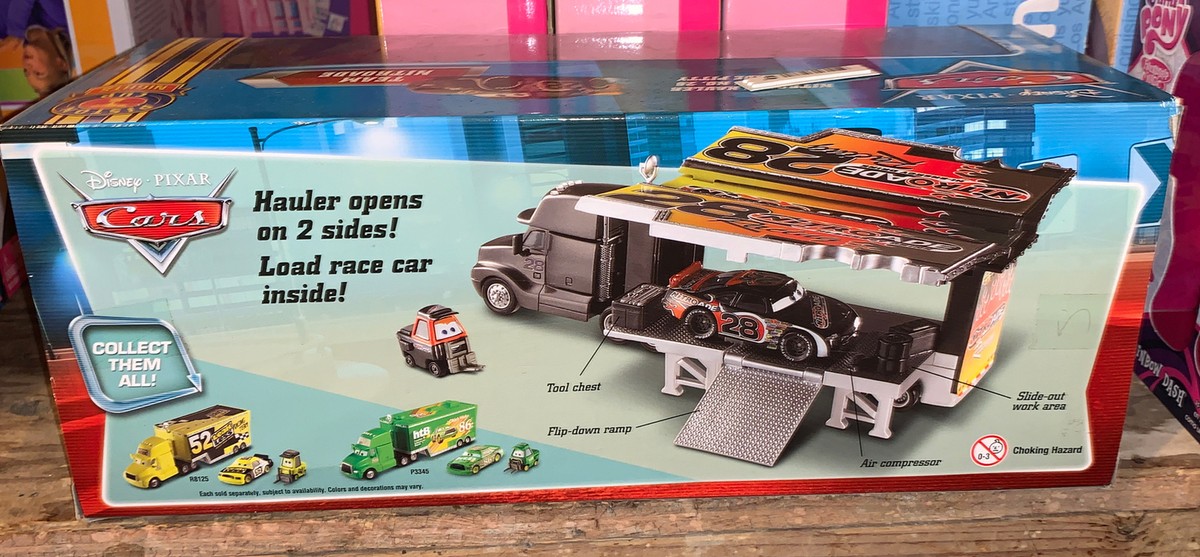 RARE Disney Pixar World of CARS TEAM Nitroade Piston Cup