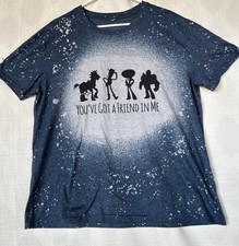 Camiseta Toy Story You’ve Got A Friend In Me Buzz Woody Jesse Bull’s-Eye XL