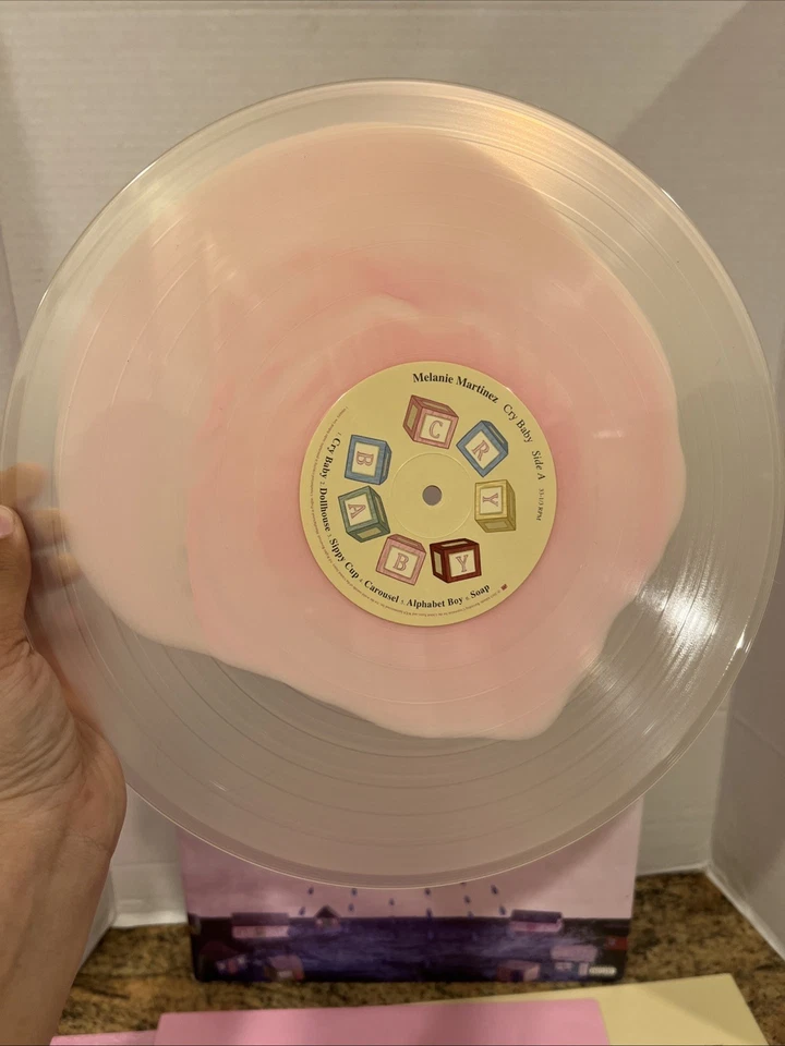 Melanie Martinez CryBaby Spilled Milk Hot Topic Exclusive Vinyl RARE Ltd Edition - Image 2 of 4