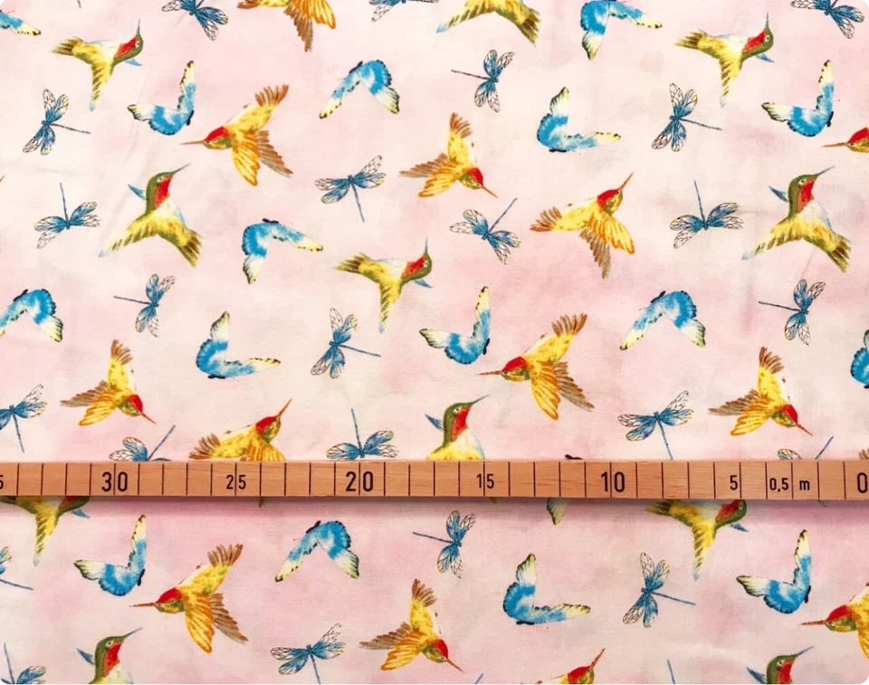 Wilmington Prints Baumwollstoff Prelude Kolibri Schmetterling rosa 1m - Bild 2 von 3