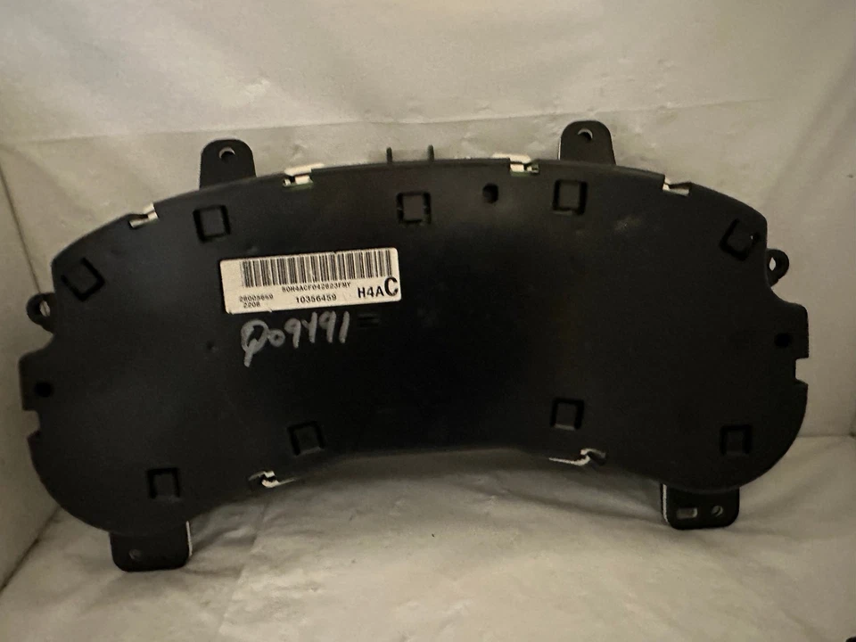 Speedometer Instrument Cluster 2005 GMC Envoy / XL Dash 113,868 Miles REBUILT - Image 2 of 3