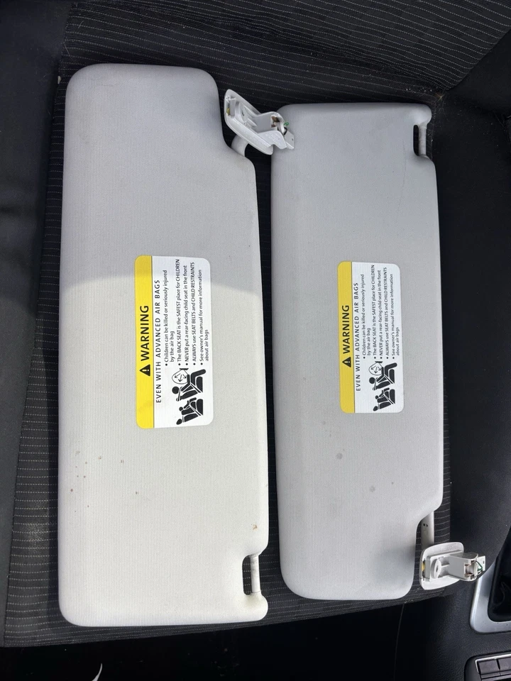 Juego de pares de parasoles laterales para conductor y pasajero Volkswagen Tiguan 2009-2017 OEM VW Foto 2 de 2