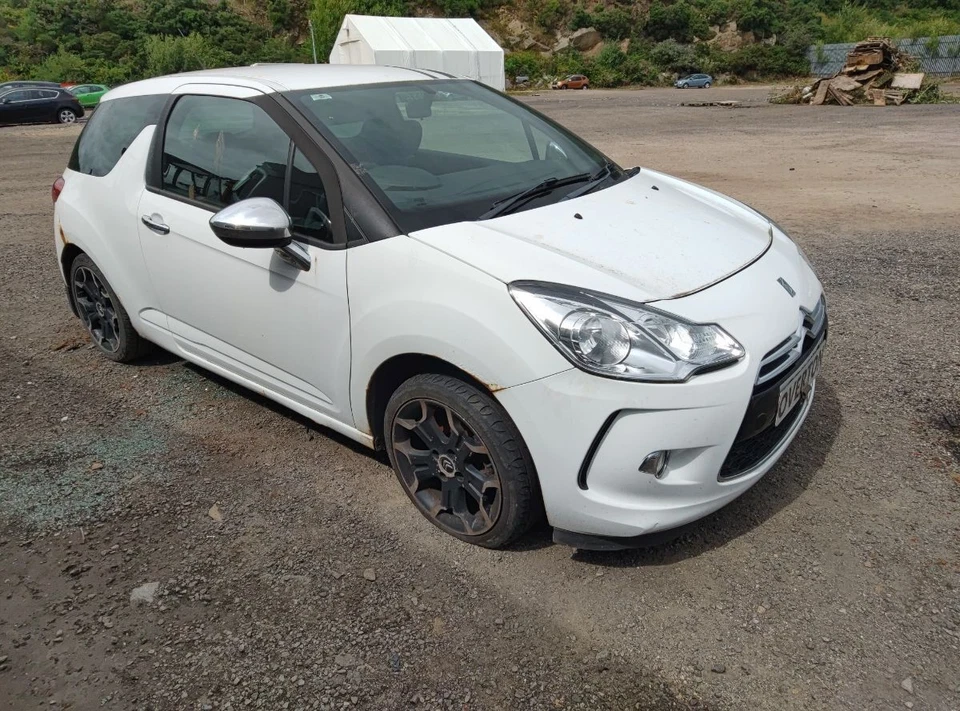 CITROEN DS3 BLACK & WHITE HDI 90 REAR VIEW MIRROR 8153LN - Image 2 of 4