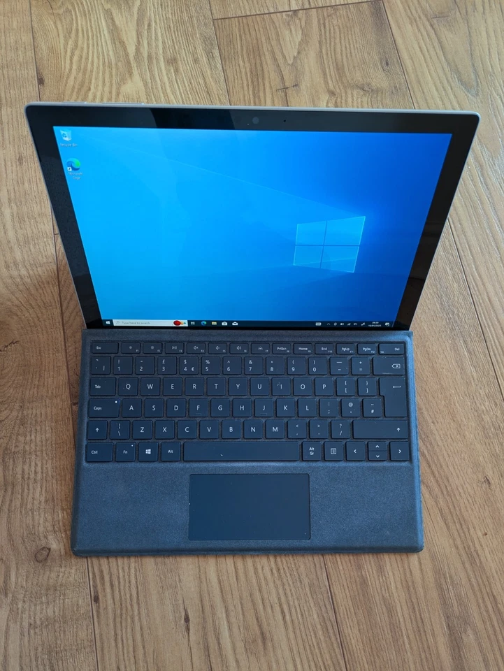 Microsoft Surface Pro 5 i5 7300U 2.70GHz 4GB 128GB SSD 12" 2in1 2736x1824 832 - Image 2 of 4