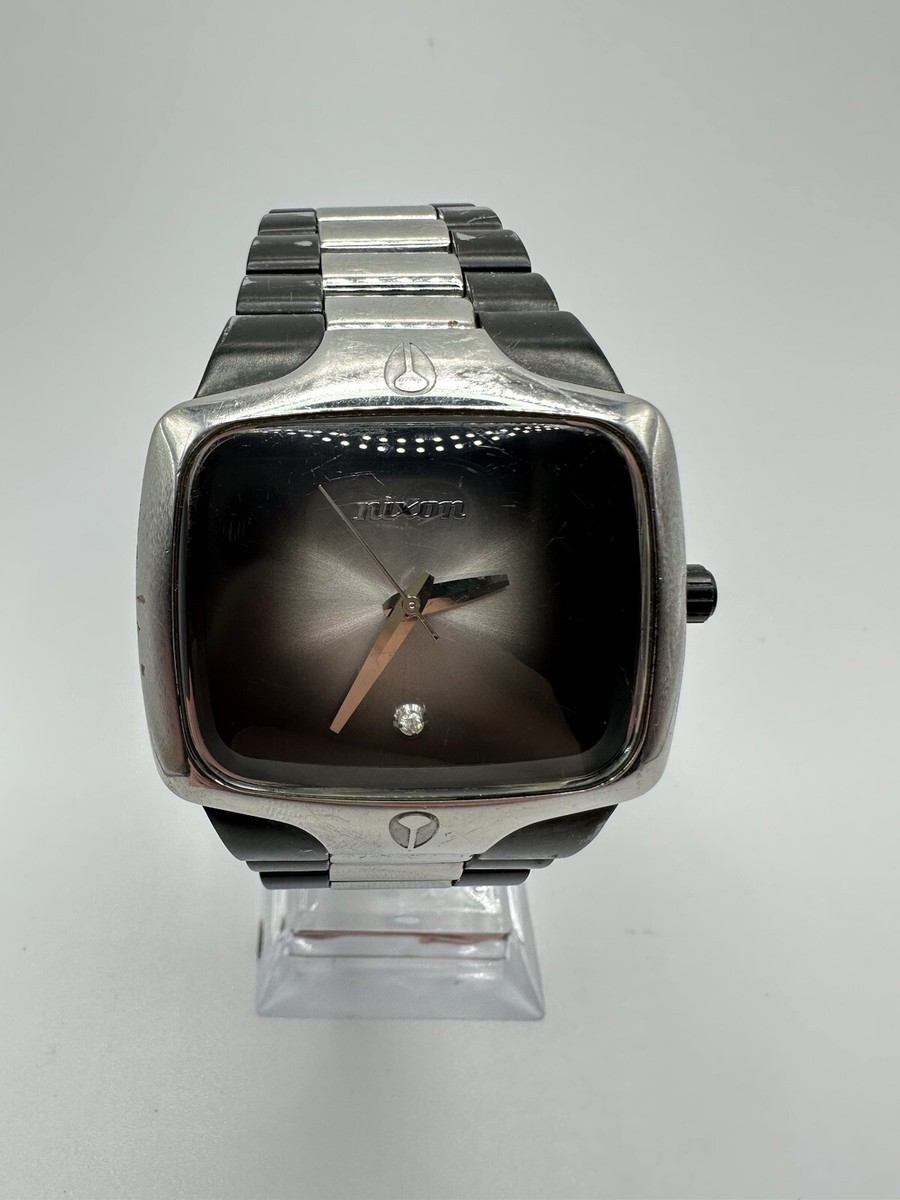 ✨レア✨ NIXON ニクソン THE BANKS バンクス シルバー Limited Edition Nixon Banks Watch | Silver / Red | Analog