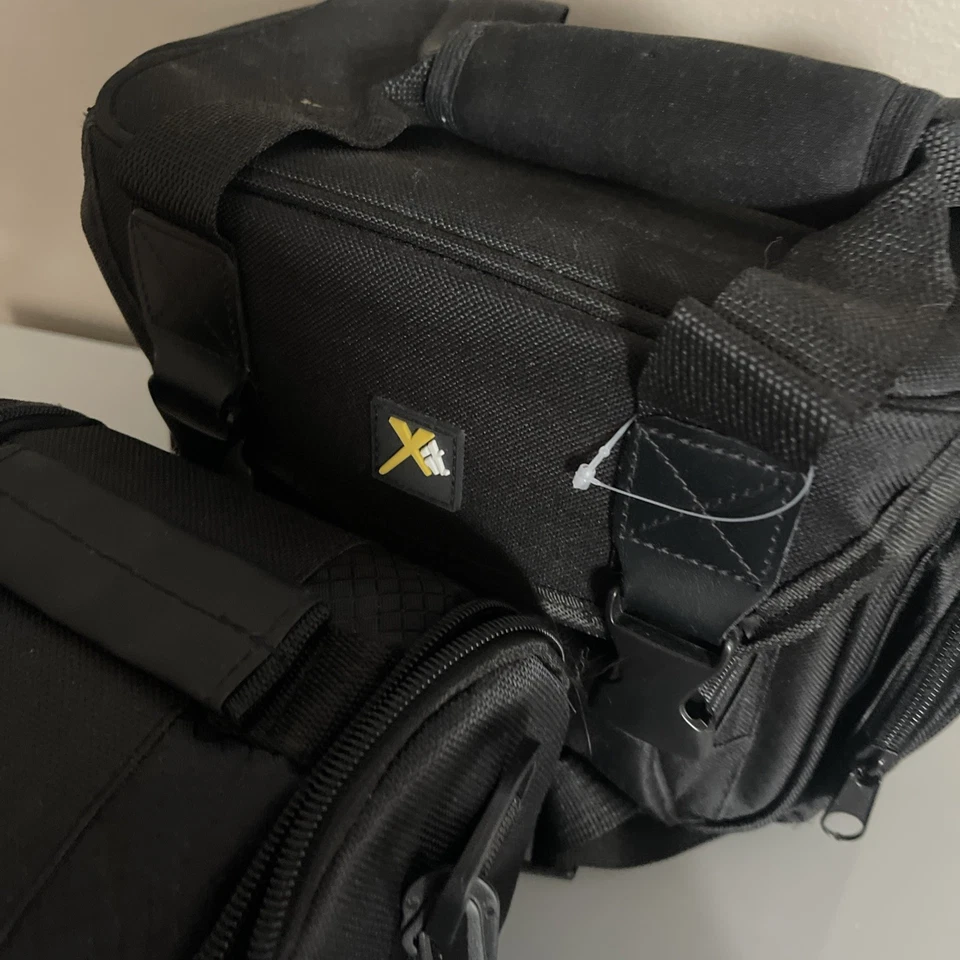 Set of Xit DigitalCamera and Video Camera Padded Carrying Cases Black - Image 2 of 4