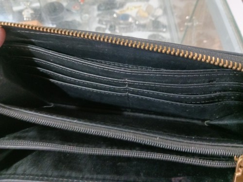 Cartera grande GUESS cocodrilo laurel negra - Imagen 16 de 20