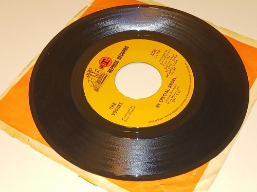 THE VOGUES - MY SPECIAL ANGEL/I Keep it HID - REISSUE 45, 7" VG - Picture 6 of 11