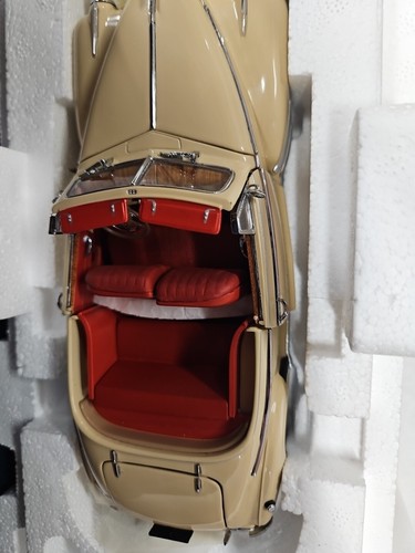 1:24 Danbury Mint 1941 Chevrolet Special Deluxe tan New! - Picture 4 of 11