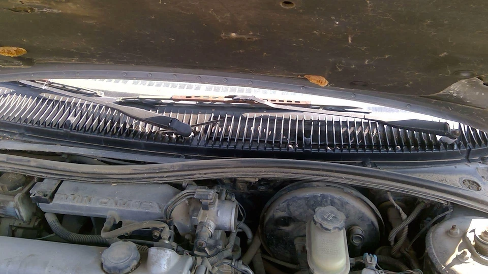 1993 Saturn Sw2 Windshield Wiper Cowl Vent Trim Panel Oem Grille Foto 4 de 4