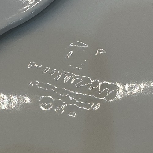 Set of 7 Pfaltzgraff FILIGREE Scallop Dinner Plates 10 3/8" Scrolls on White - Picture 3 of 10