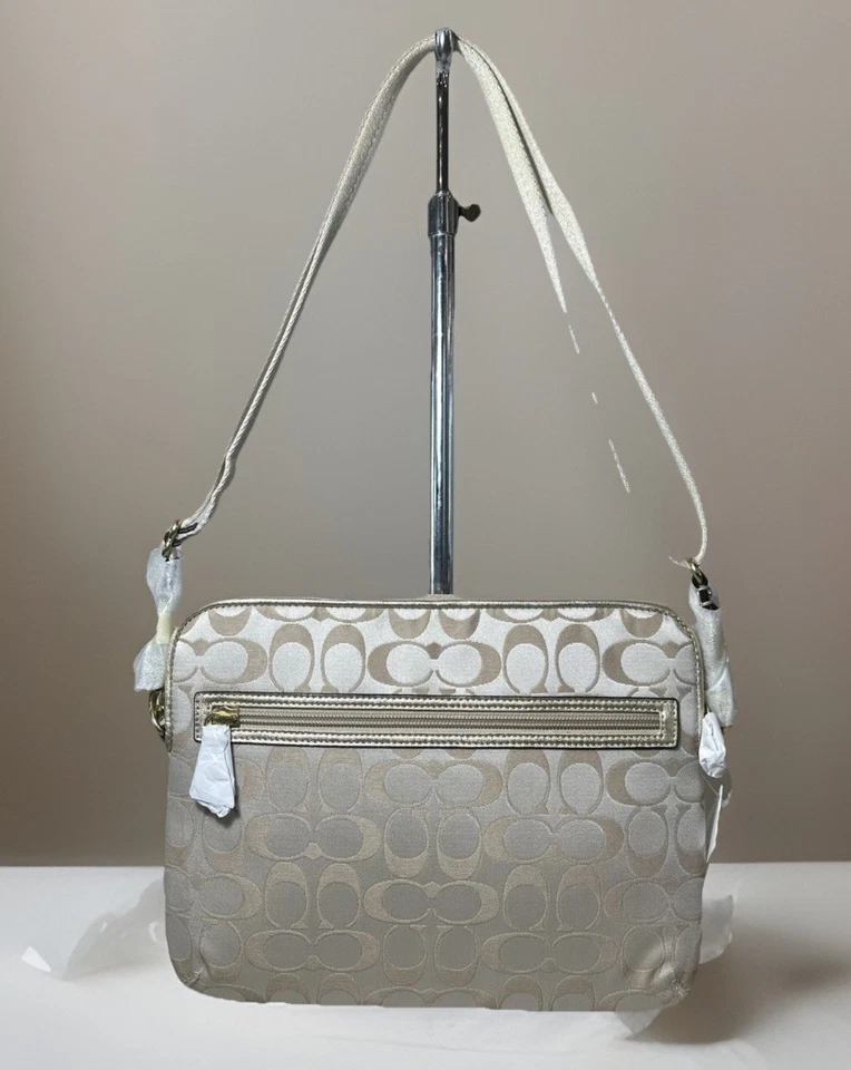 NEW Rare Coach Daisy Applique iPad / Tablet Crossbody Case # F63818 - Image 4 of 4