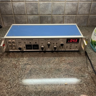 Physiologic Instruments VCC600 Voltage / Current Clamp / Pulse Generator