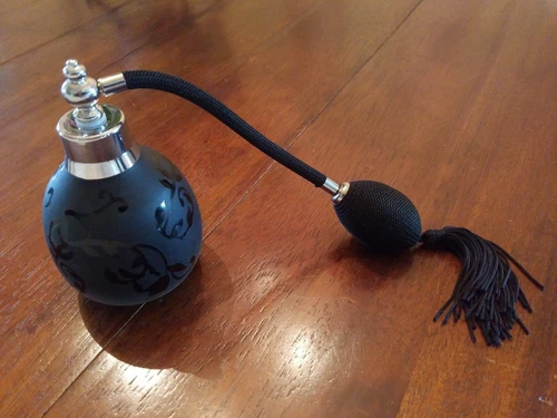 Vintage Stlye Perfume Pump, Etched Glass, Black Color, new, no box, never used