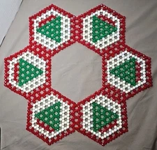 Vtg Faceted Plastic Bead Christmas Tree Skirt Wreath Mat Hexagon Red Green White