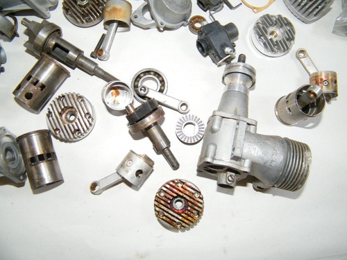 HUGE LOT OF RC USED ENGINE, MUFFLERS, CARBURETORS, PARTS - Picture 3 of 12
