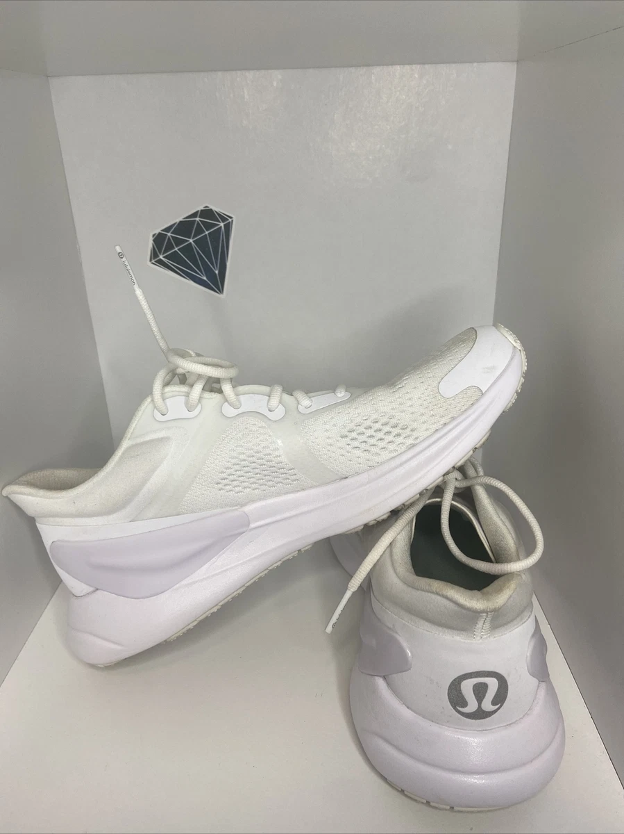 LULULEMON BLISSFEEL WOMEN’S RUNNING SHOE WHITE SIZE US7 ORIGINAL 1ST DROP  NO BOX