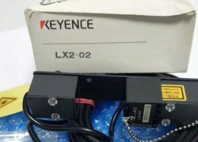 NEW KEYENCE LX2-02 (LX2-02R+LX2-02T) Laser Sensor