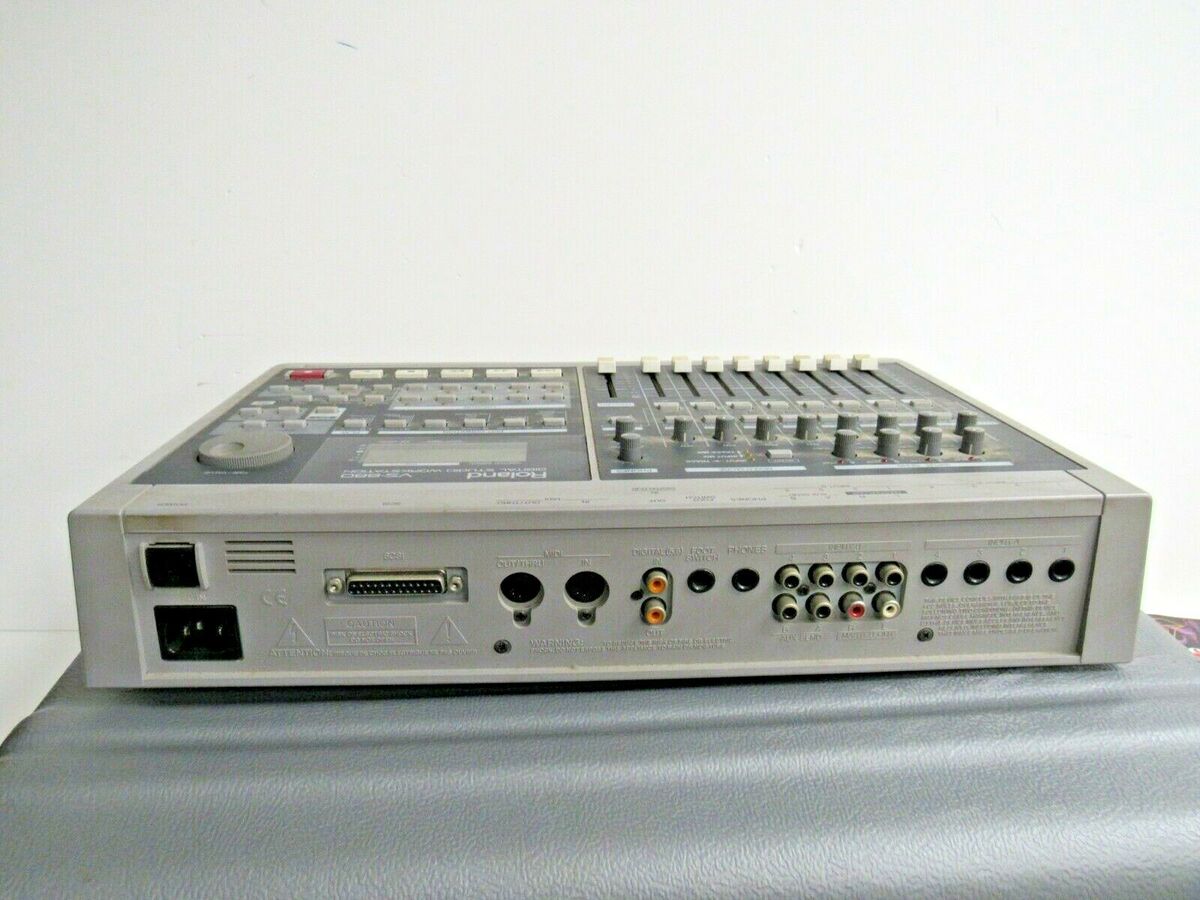 Roland VS-880 Digital Studio Workstation Multitrack Recorder Roland VS-880 Digital Studio Workstation Multitrack Recorder