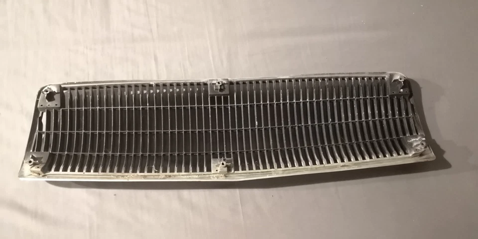 Buick Century Grille 1991-1996 Foto 2 de 2