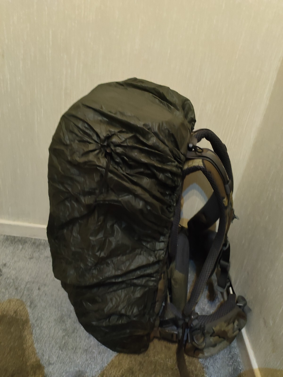 KUIU LT 4000 With 3600 Swappable Pack & Rain Cover eBay