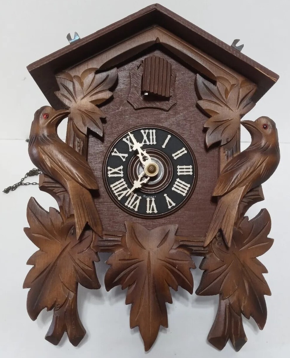 Vintage Black Forest Wood Cuckoo Clock Birds Mfg Co. West Germany
