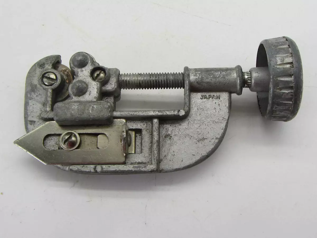Vintage Excellent Warranted Quality Pipe Cutter 1