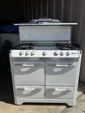 O'Keefe & Merritt Late 1950's  Antique Stove, As Is,  Unique, See Pics & Notes