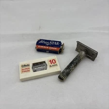 Vintage 1930s Gillette 3 Piece Heavy Tech DE Safety Razor W/ Blades Antique