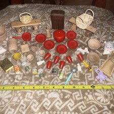 LOT DOLLHOUSE ACCESSORIES WOODEN DISHES FOOD RADIO BENCHES MISC.