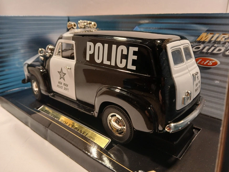 Mira by Solido 1950 CHEVROLET PANEL POLICE DEPT 1:18 DIECAST - Image 3 of 4