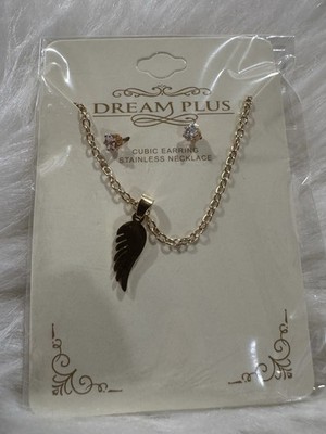 Dream plus Necklace & Earring Set