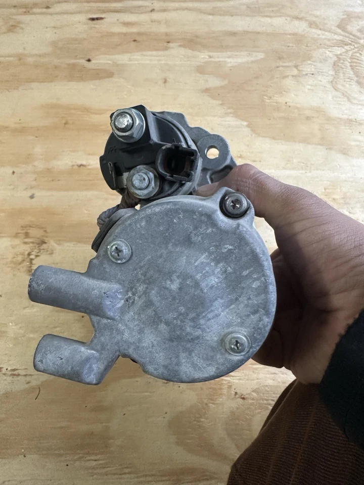 Motor de arranque Toyota Tundra 2010-2019 4,6 usado Foto 4 de 4