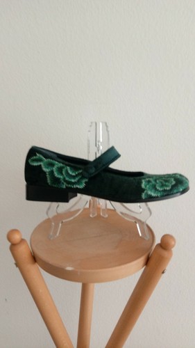 Via Spiga Fancy Corduroy Embroidered Flat Size 6M - Picture 6 of 6