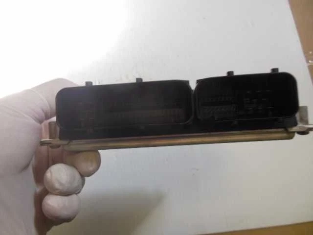 Módulo de controle eletrônico motor ECM 1.8L através de VIN 154566 compatível com 04 PASSAT 476891 - Imagem 2 de 4