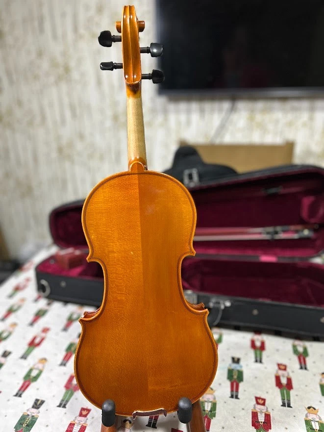 Westbury 3/4 Violin + Case, Bow & Rosin – For Beginners & Advancing Students - Image 3 of 4