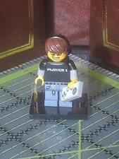 LEGO Series 12 Collectible Minifigure 71007 - Video Game Guy Gamer