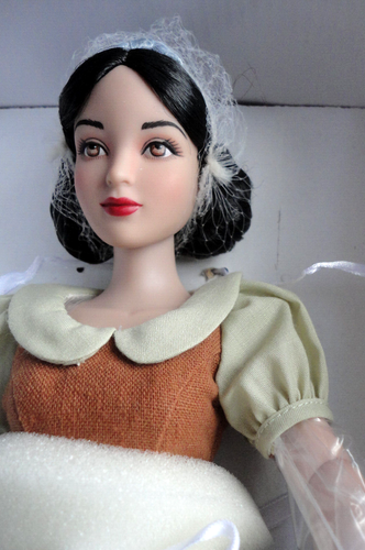 Walt Disney Robert Tonner Disney dressed doll Snow White Wishing NRFB + Shipper - Picture 9 of 11