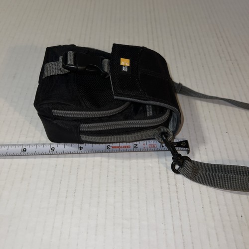 Case Logic Camera Case ~ DCB26 With Strap ~ Great Condition! 3 Zipper Pockets! - Picture 8 of 9