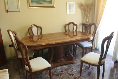 Sala da pranzo classica in noce