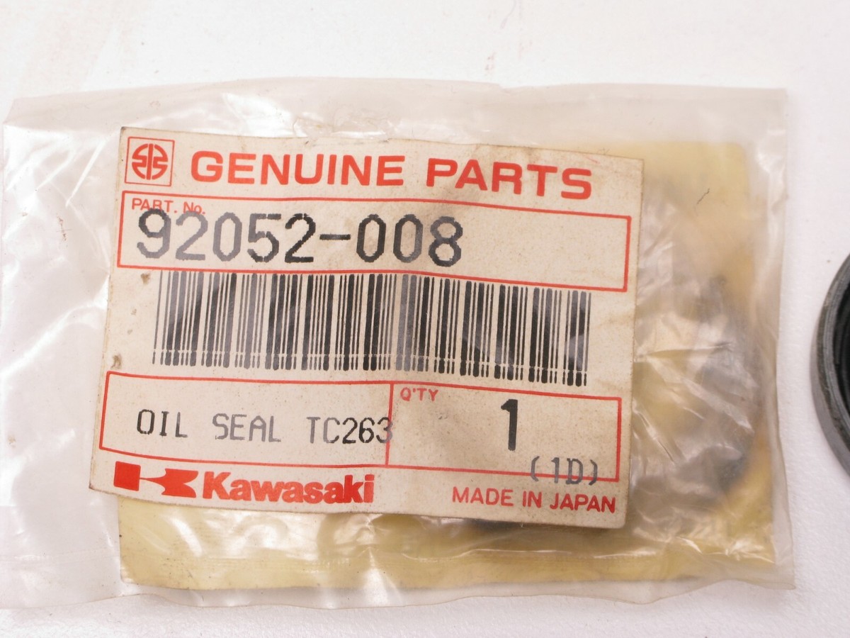OEM Kawasaki Chain Case Oil Seal 92052-008 NOS NEW TC26388 W1SS