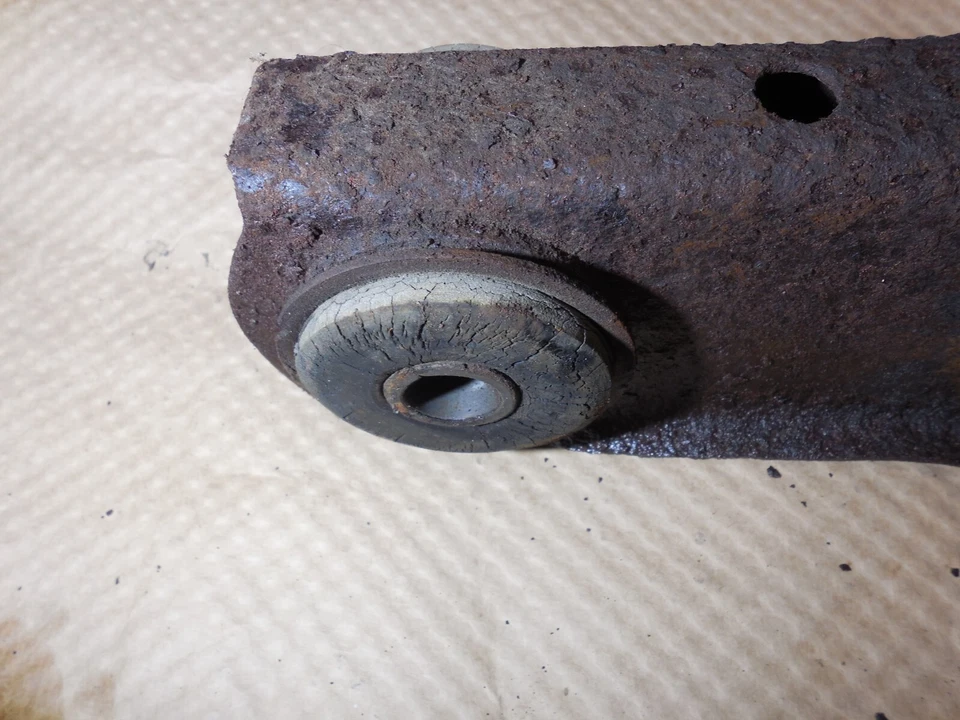 Brazo de control superior trasero derecho pasajero 87-92 Cadillac Brougham Caprice Foto 4 de 4