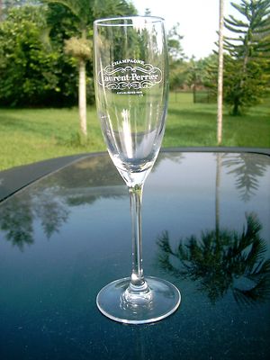 LAURENT-PERRIER 1812 CHAMPAGNE FLUTED GLASS BEAUTIFUL! 8.75'' tall