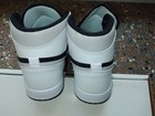 Foto 9 di 11