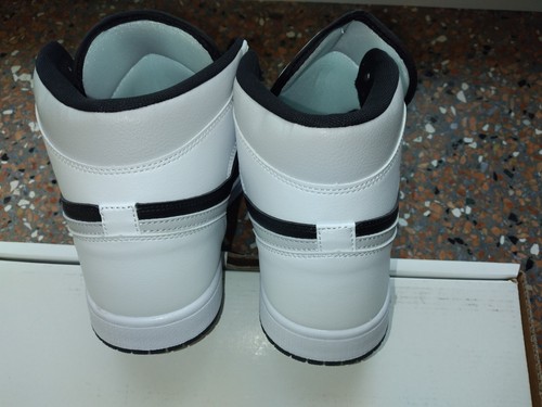 NIKE AIR JORDAN retro 1 - bianche/nere con bande grigie - Tg 45 - nuove - Foto 9 di 11
