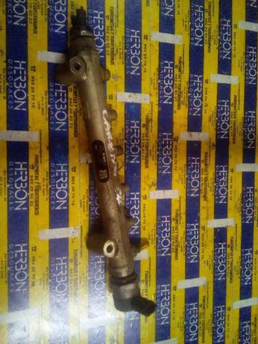 0445214140 rampa inyectora para KIA CARENS (UN) 2006 205656 - Imagen 1 de 6