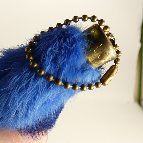 Portachiavi vintage LUCKY CHARM USA piede di coniglio blu bicolore NOS USA AEKYG - Foto 11 di 12
